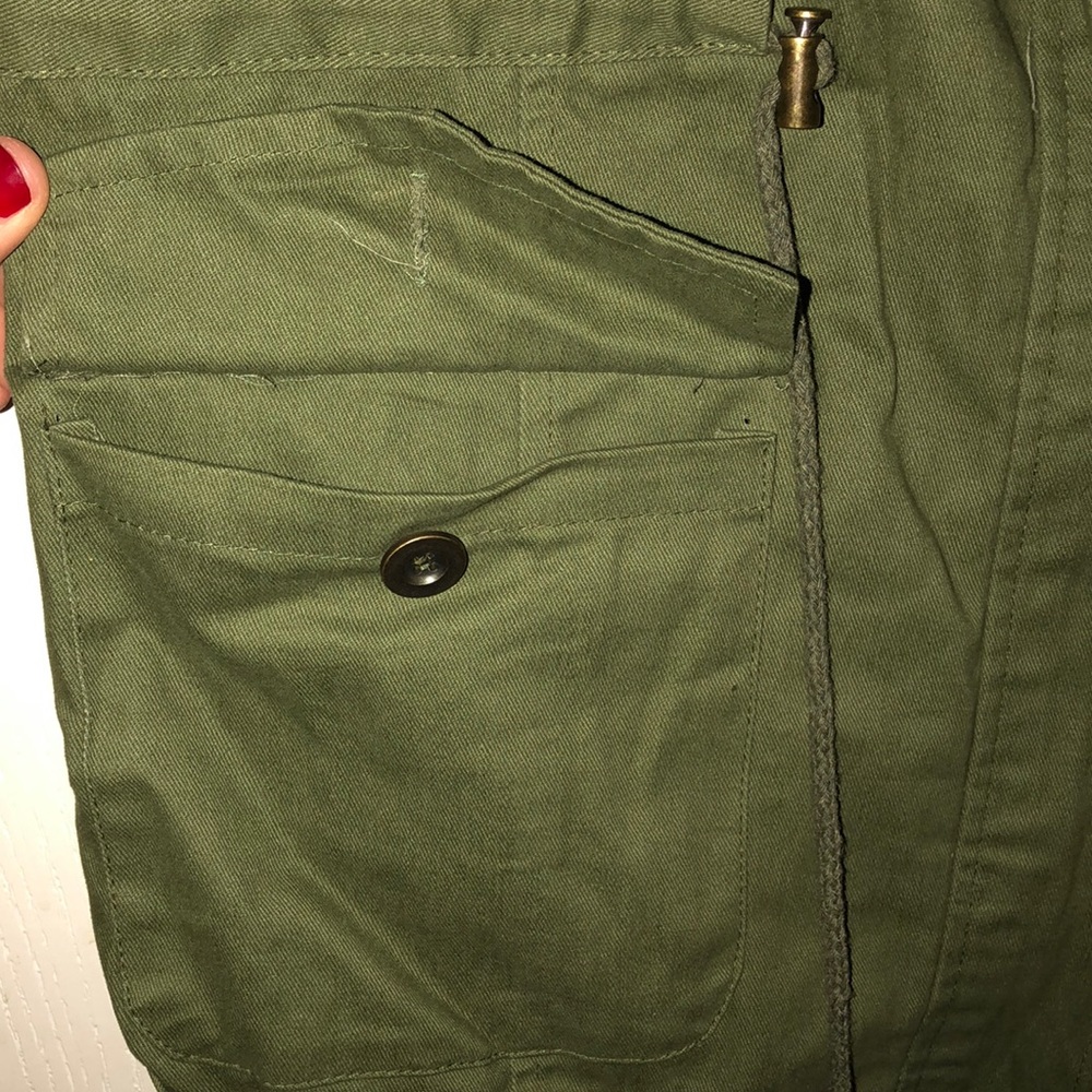 Vest - Picture 2 of 4